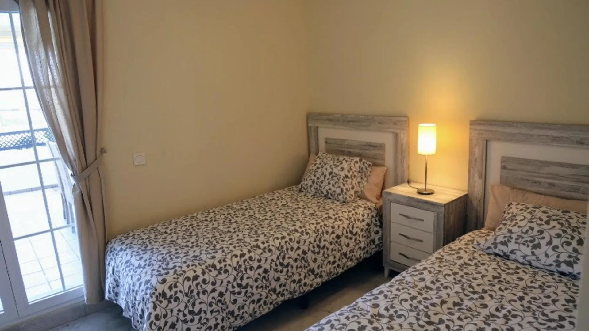 Apartment With 2 Bedrooms In Benalmadena, With Pool Access And Terrace 0*, 贝纳尔马德纳
